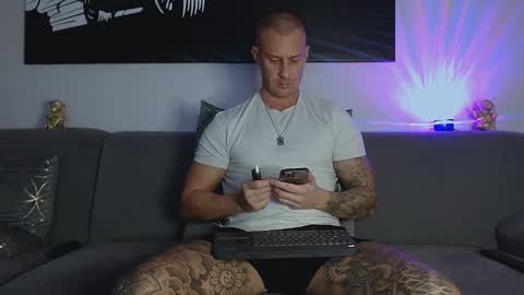 Snapshot of calvinhunt69 chatting on 01/10/25, 09:20 Calvin online show from 01/10/25, 09:20