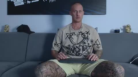 Snapshot of calvinhunt69 chatting on 01/17/25, 08:55 Calvin online show from 01/17/25, 08:55