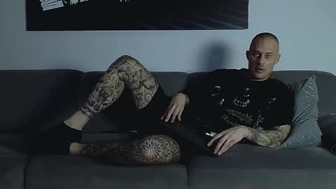 Snapshot of calvinhunt69 chatting on 11/19/25, 12:32 Calvin online show from 11/19/25, 12:32