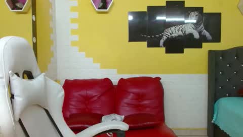 cam_xman online show from 05/23/26, 07:18