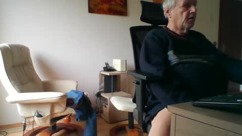 camcologne online show from 12/10/24, 12:05