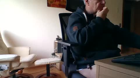 camcologne online show from 12/23/24, 11:25