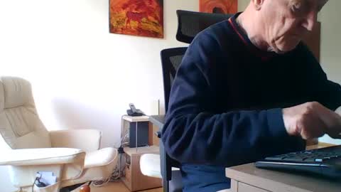 camcologne online show from 01/10/25, 10:28