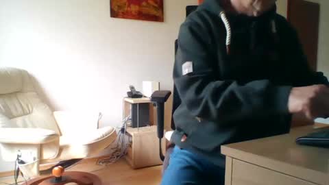 camcologne online show from 02/11/25, 10:59