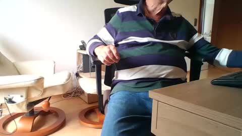 camcologne online show from 09/26/25, 09:35