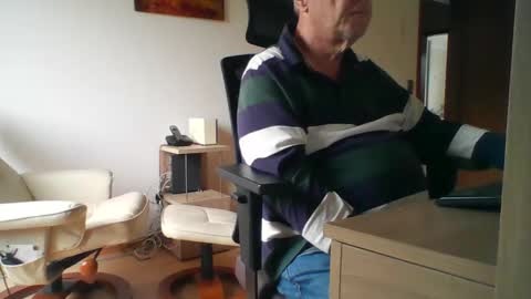 camcologne online show from 10/04/25, 09:07