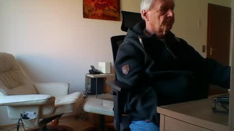 camcologne online show from 04/15/26, 07:59