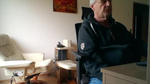 camcologne online show from 04/21/26, 08:42