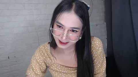 camela_star online show from 02/02/25, 10:49