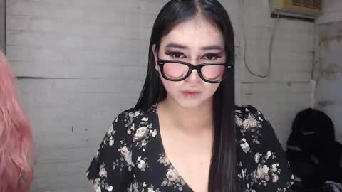 camela_star online show from 10/10/25, 12:31