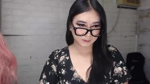 camela_star online show from 10/13/25, 06:41