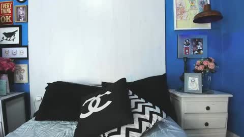 Snapshot of cameronrey_ chatting on 11/07/25, 09:37 --- Cameron --- online show from 11/07/25, 09:37