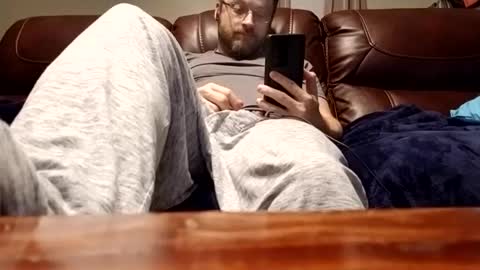 Snapshot of camguy2425 chatting on 10/30/25, 02:35 CamGuy online show from 10/30/25, 02:35