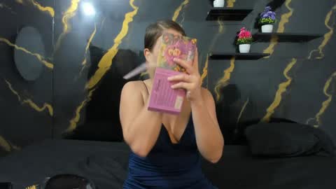 cami_blonde2020 online show from 05/25/26, 06:52