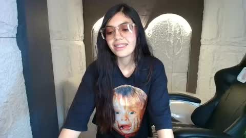 Snapshot of cami_goddess_r chatting on 09/14/25, 01:32 Cami online show from 09/14/25, 01:32