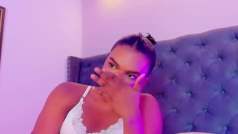 camiestrada online show from 09/23/25, 02:36