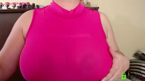 Snapshot of camiilahotxxx chatting on 12/07/24, 02:57 Camila online show from 12/07/24, 02:57