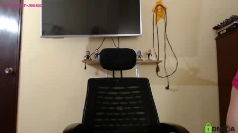 Snapshot of camiilahotxxx chatting on 02/21/25, 07:21 Camila online show from 02/21/25, 07:21