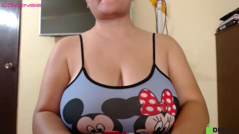 Snapshot of camiilahotxxx chatting on 03/11/25, 03:12 Camila online show from 03/11/25, 03:12