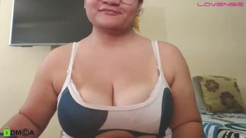 Snapshot of camiilahotxxx chatting on 11/29/25, 09:51 Camila online show from 11/29/25, 09:51