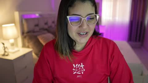 Snapshot of camila_buitrago chatting on 12/02/24, 03:47 Camila buitrago online show from 12/02/24, 03:47