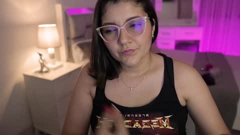 Snapshot of camila_buitrago chatting on 12/23/24, 01:18 Camila buitrago online show from 12/23/24, 01:18