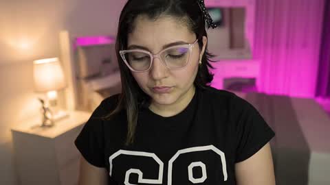 Snapshot of camila_buitrago chatting on 01/12/25, 01:00 Camila buitrago online show from 01/12/25, 01:00