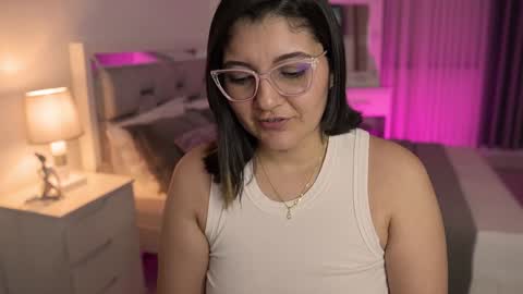 Snapshot of camila_buitrago chatting on 01/14/25, 02:08 Camila buitrago online show from 01/14/25, 02:08