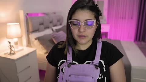 Snapshot of camila_buitrago chatting on 01/19/25, 12:06 Camila buitrago online show from 01/19/25, 12:06