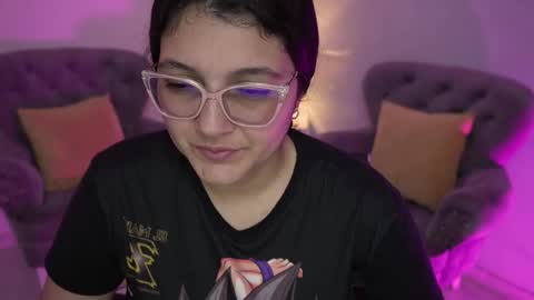 Snapshot of camila_buitrago chatting on 11/30/25, 01:31 Camila buitrago online show from 11/30/25, 01:31