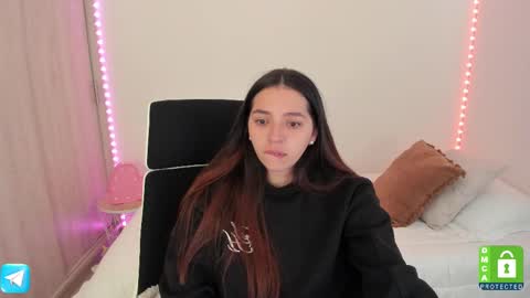  C A M I  online show from 10/02/25, 08:27