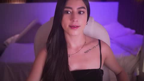 camila_martinez9 online show from 11/27/25, 11:34