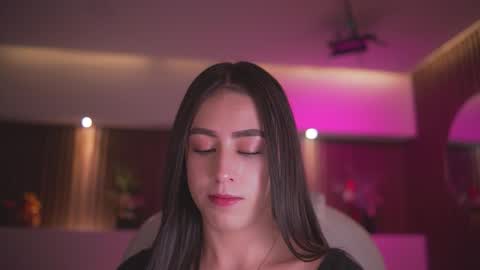 camila_martinez9 online show from 12/15/25, 11:47