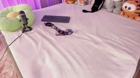 Camila online show from 02/06/25, 02:33