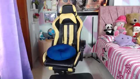 valentinaEpic way Ive been fucked 1515  online show from 12/17/25, 11:49