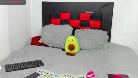 Snapshot of camila_valenciia_ chatting on 06/17/26, 09:38 Camila online show from 06/17/26, 09:38