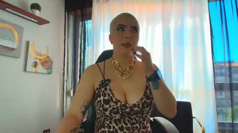    online show from 10/06/25, 09:29