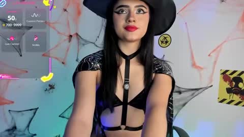 Snapshot of camilaandrade_ chatting on 10/17/25, 12:30 Cami online show from 10/17/25, 12:30