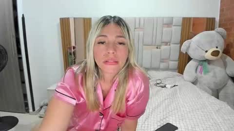 Camila online show from 03/09/26, 03:54