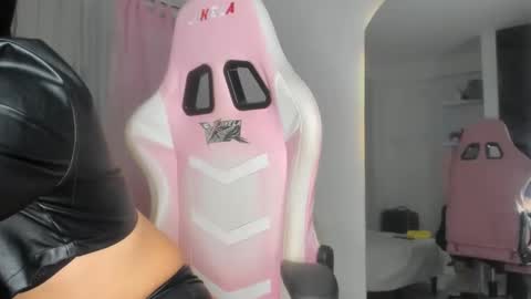 camilagomez_ch online show from 12/14/24, 03:25