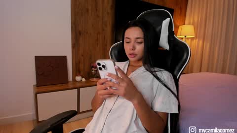 Camila online show from 10/16/25, 02:12