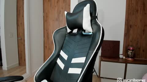 Camila online show from 10/18/25, 02:18