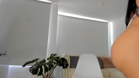 camila manzur online show from 01/25/25, 03:20