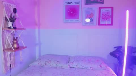 Camila  online show from 09/17/25, 11:45