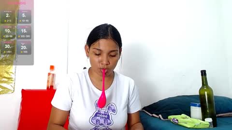 Snapshot of camilavagina24 chatting on 12/26/24, 04:47 Camila online show from 12/26/24, 04:47