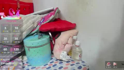 Lauren camile online show from 12/17/25, 05:57