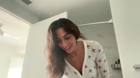 Snapshot of camiliakxoxo chatting on 11/02/25, 12:07 camiliakxoxo online show from 11/02/25, 12:07