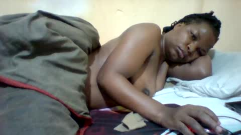 Snapshot of camillah_sweet chatting on 06/14/26, 02:46 camillah_sweet online show from 06/14/26, 02:46