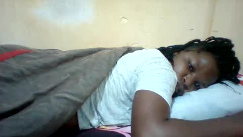 Snapshot of camillah_sweet chatting on 06/22/26, 04:42 camillah_sweet online show from 06/22/26, 04:42