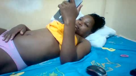 Snapshot of camillah_sweet chatting on 06/29/26, 07:03 camillah_sweet online show from 06/29/26, 07:03